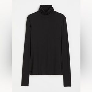H&M basic black turtle neck